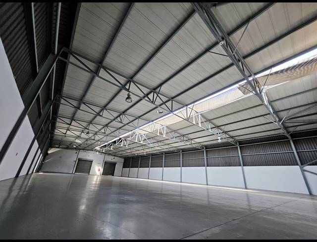 1,145M² WAREHOUSE TO LET IN HALFWAY HOUSE